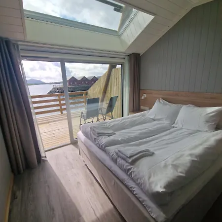Lofoten Basecamp Domek letniskowy *