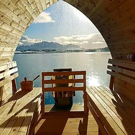 Lofoten Basecamp Lodge *