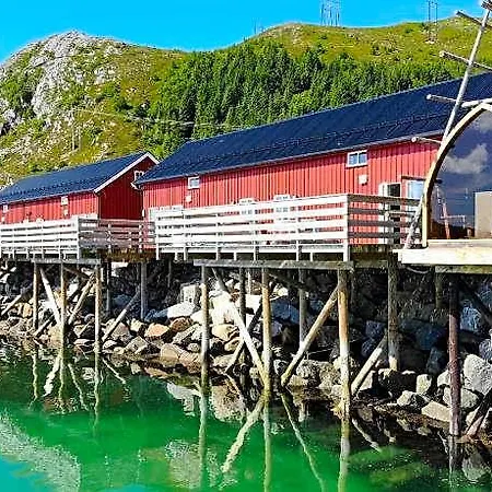Lofoten Basecamp Lodge *