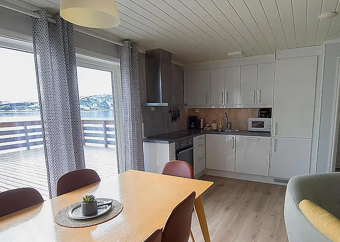 Jaktstuga Lofoten Basecamp *